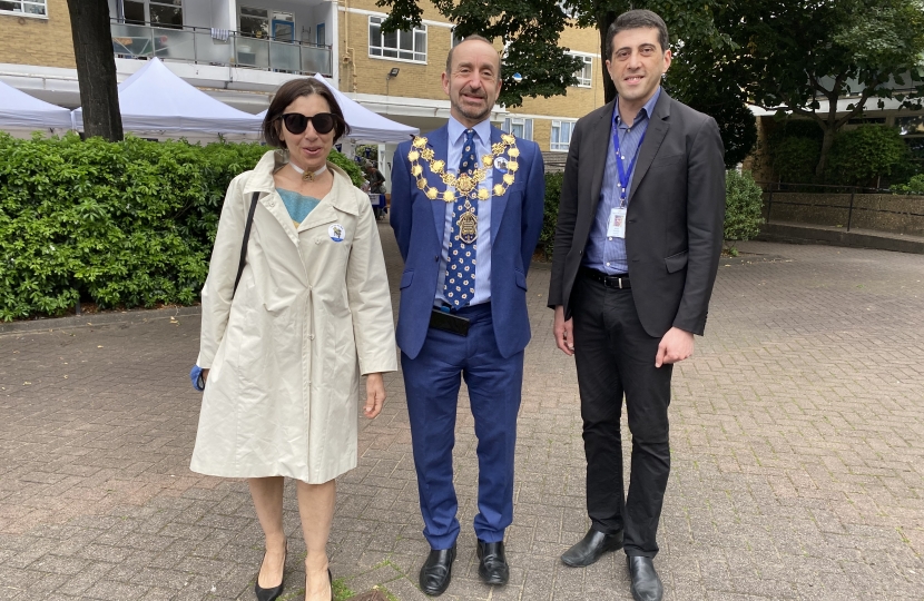 Mayor and Mayoress with Murad