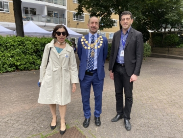 Mayor and Mayoress with Murad