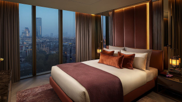 (AI) London hotel room